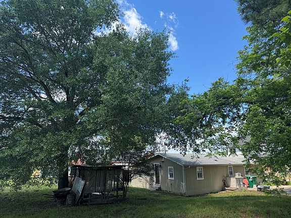 2nd image of 709 Sabine St