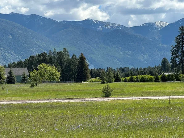118 Bad Rock Dr, Columbia Falls, MT 59912