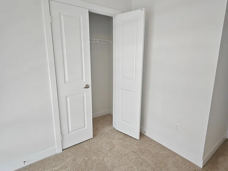 68 Stauffer Cres — Photo 32