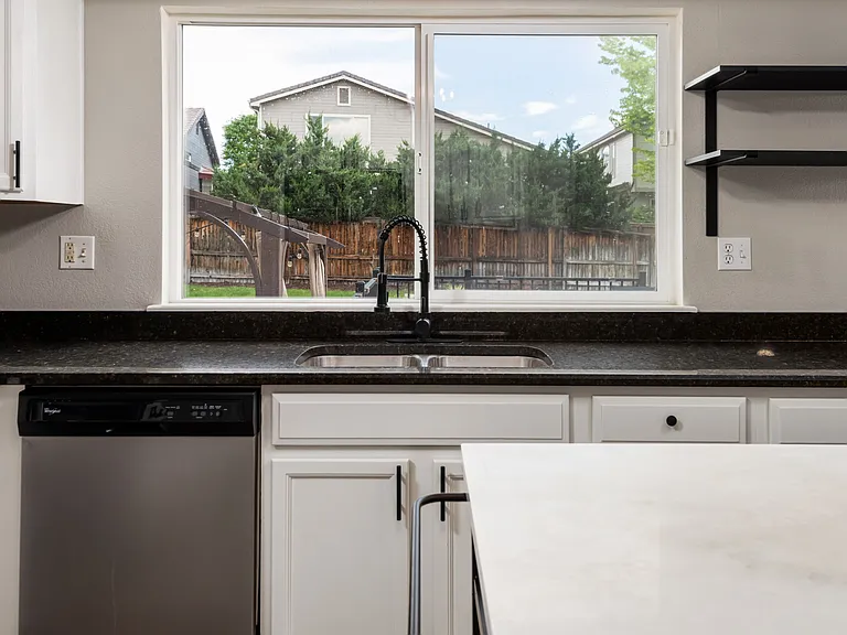 4779 Waldenwood Dr — Photo 25