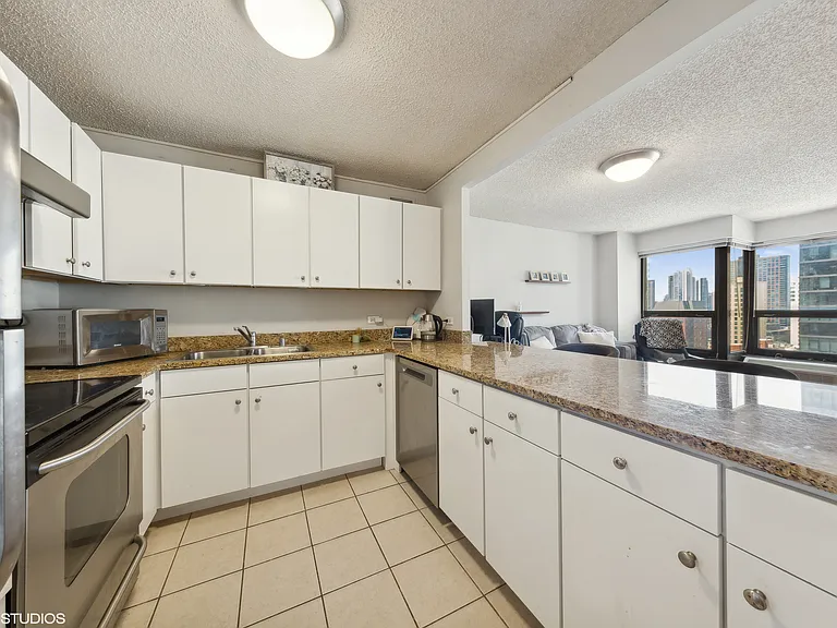 30 E Huron St #3701 — Photo 6