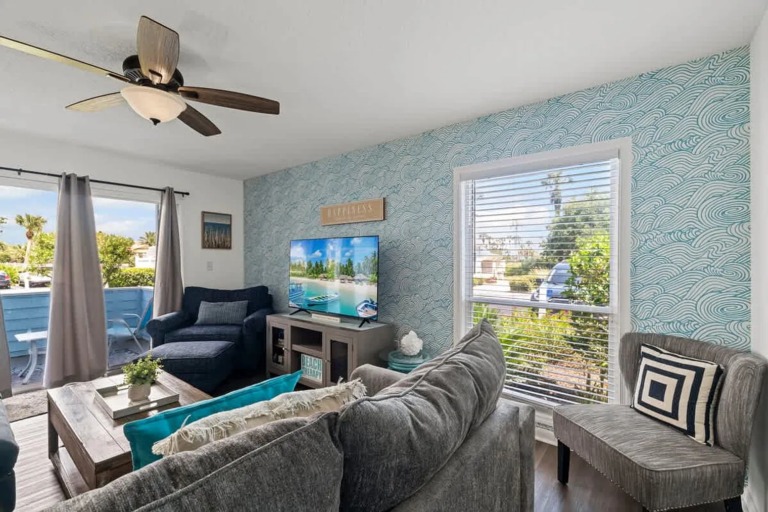 2 bed, 2.0 bath, 1001 sqft, $3,617 — Photo 3