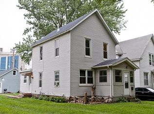 1016 10th St SW, Cedar Rapids, IA 52404