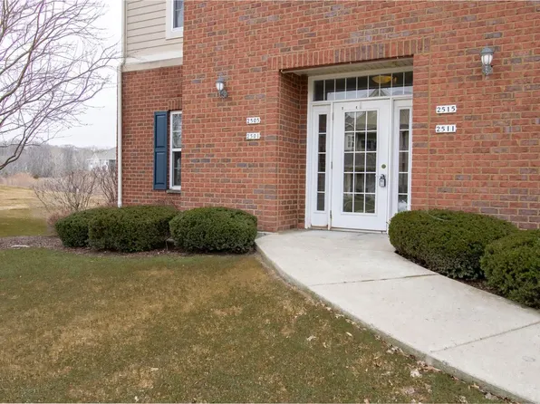2501 West Colonial Woods DRIVE, Oak Creek, WI 53154