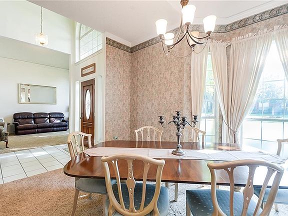 5th image of 3105 Stonehenge Dr