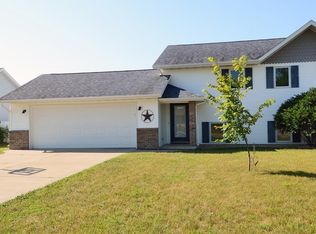 110 Thomas Pl #B, Arena, WI 53503