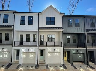 188 Chestnut Cir, Atlanta, GA 30342