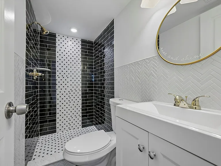 3958 Mount Vernon St #1 — Photo 8