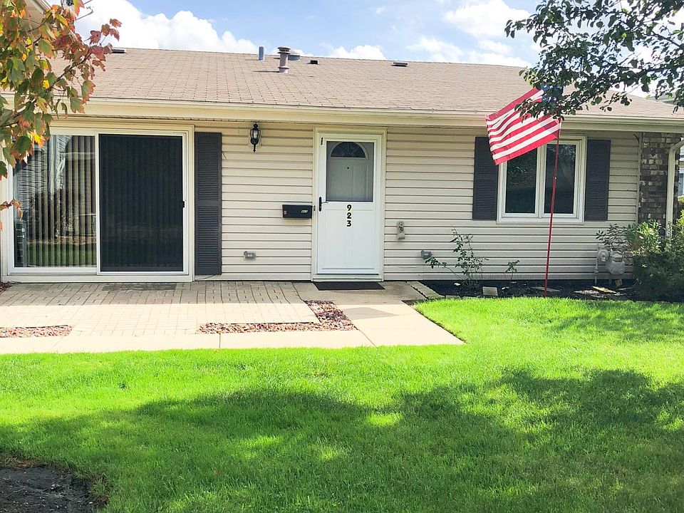 1st image of 923 Sagamore Dr