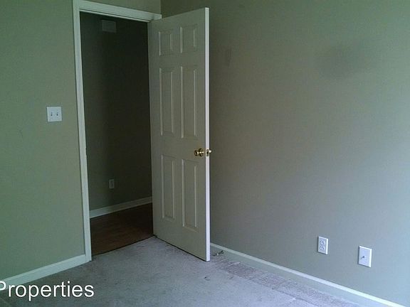 5th image of 221 Longfellow Ave