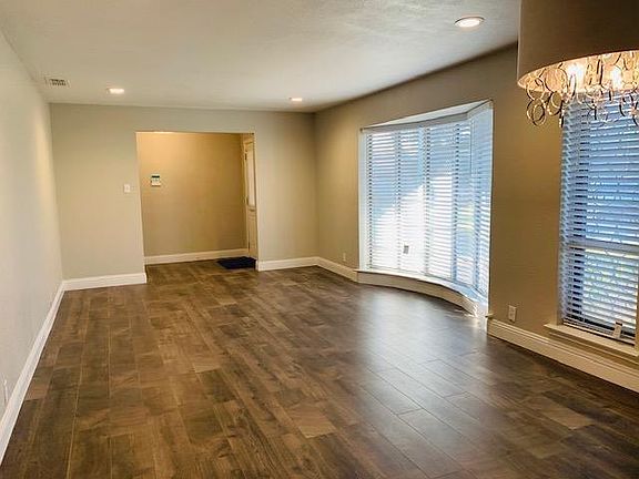 3rd image of 2711 Maceo Cir