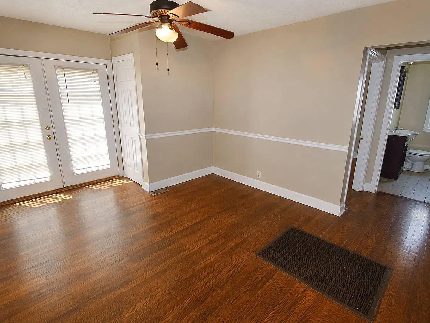 4 Bedroom Prelease for 27-28! — Photo 3