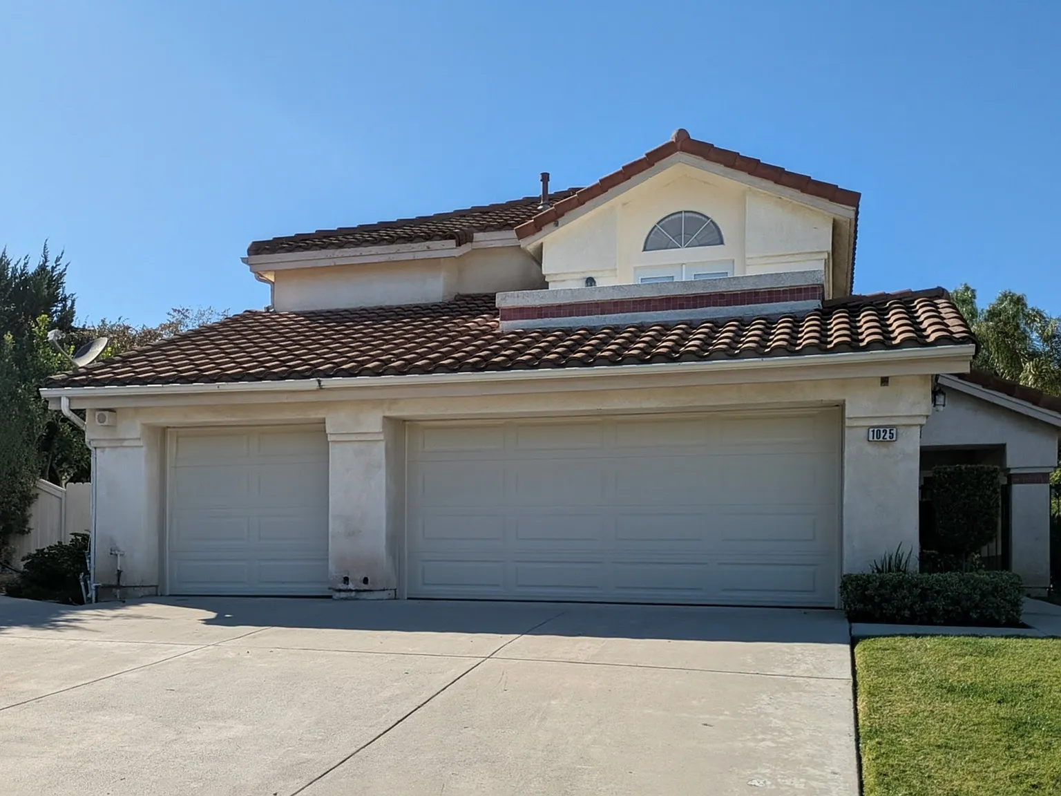 4 bed, 2288 sqft, $5,495 — Photo 1