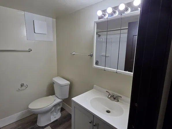 625 Meadow Ln APT 14, Burlington, WI 53105
