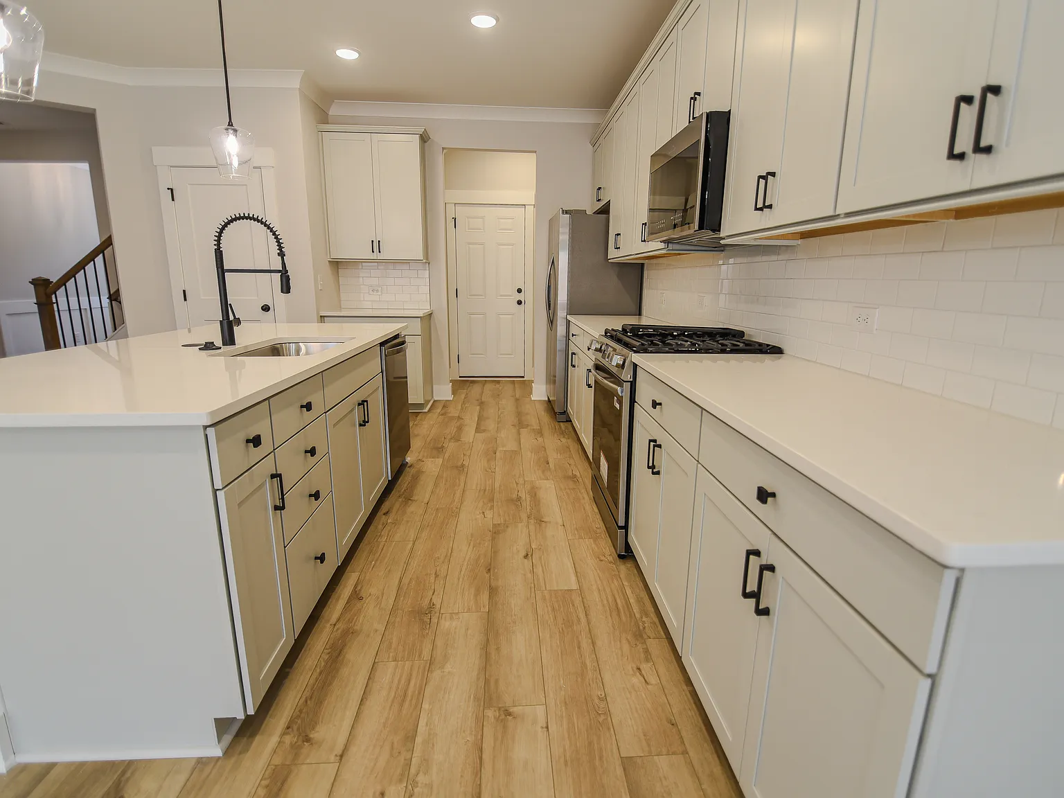 3 bed, 2062 sqft, $2,145 — Photo 3