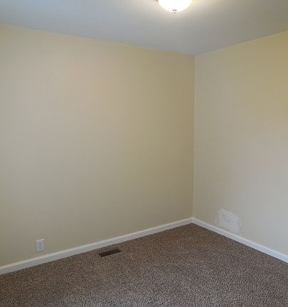 4th image of 1199 Sunnyside Ave