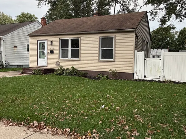 26225 Annapolis St, Dearborn Heights, MI 48125