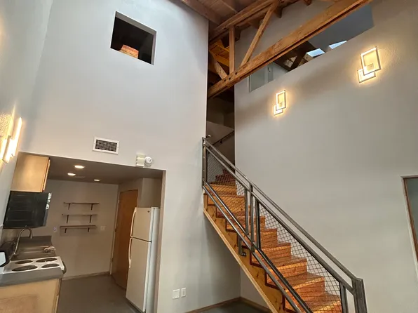 423 4th St SW APT F, Albuquerque, NM 87102