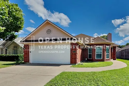 6040 Hillglen Dr Photo 1