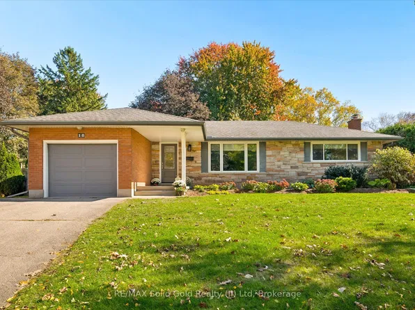 18 Evelyn Cres, Kitchener, ON N2A 1G9