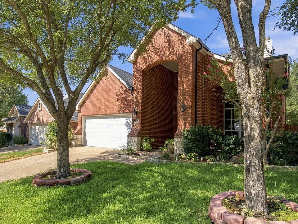 8414 Romanway Dr