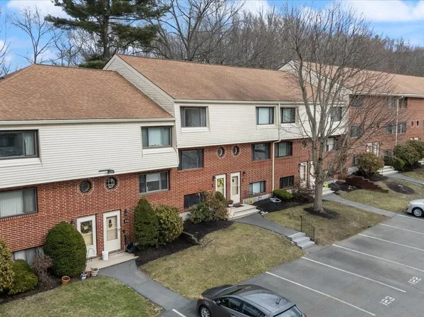 35 Sterling Ln #35, Haverhill, MA 01835