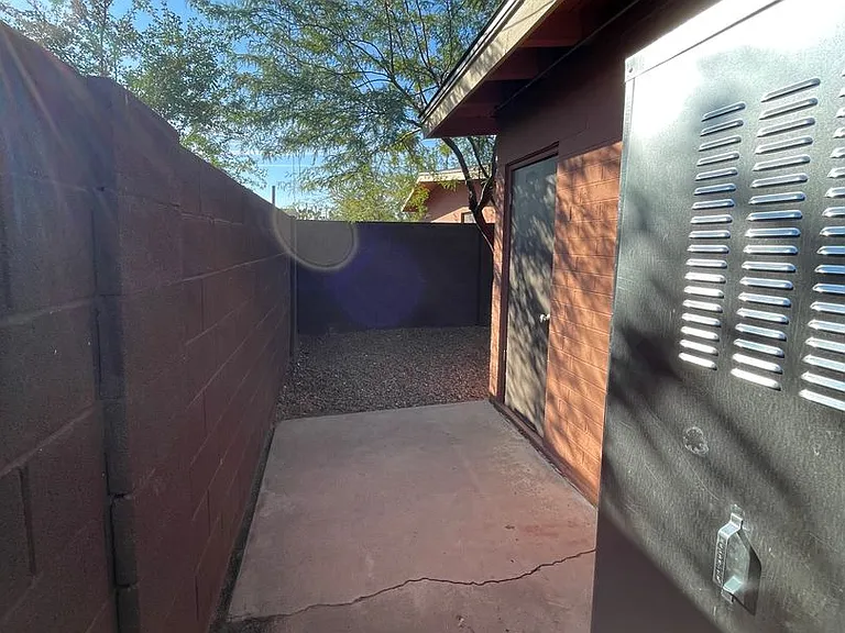 1921 E. Virginia Ave — Photo 13