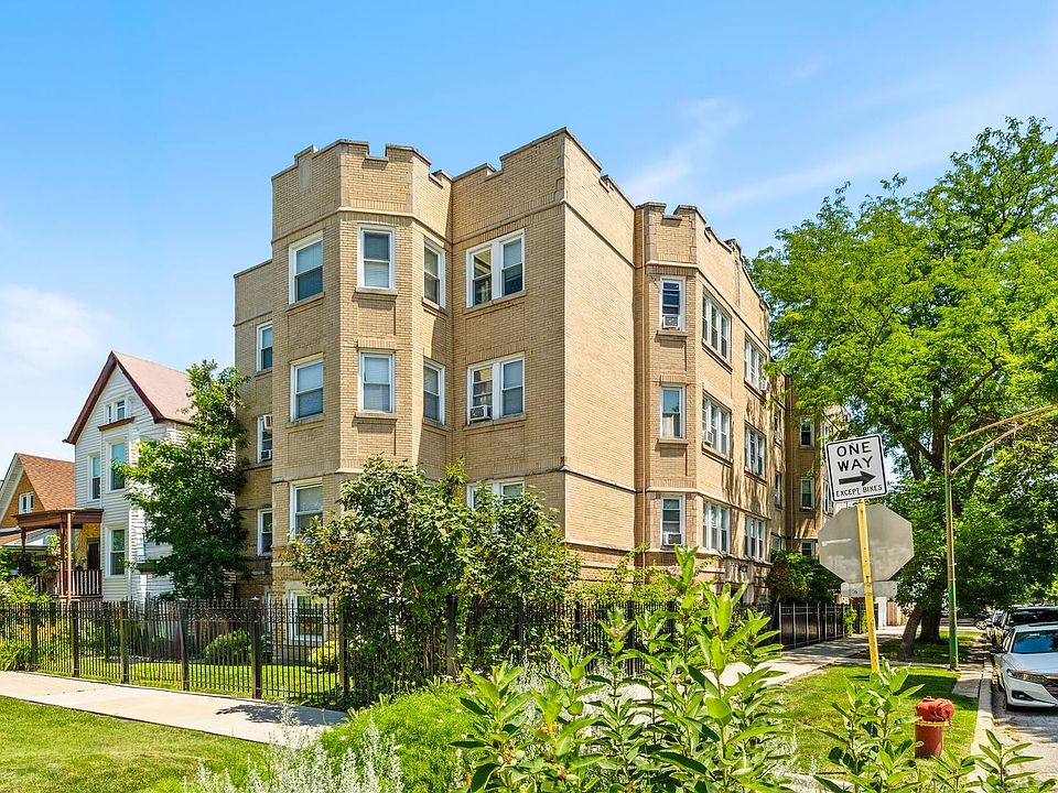 1st image of 3548 W Belle Plaine Ave #2