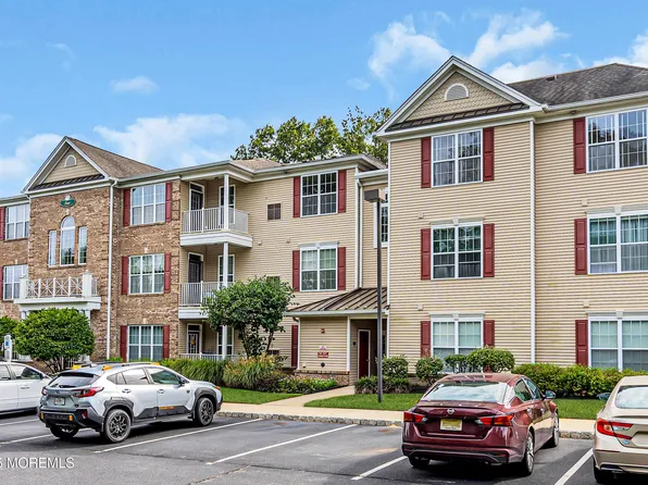 425 Sophee Lane, Lakewood, NJ 08701