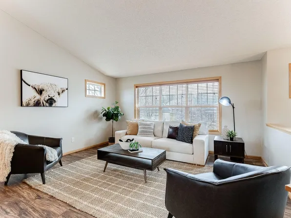 2820 Oak Lawn Dr, Northfield, MN 55057