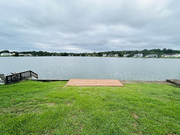 1823 Volvo Pkwy — Photo 4