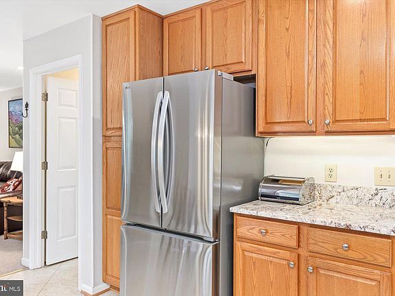 3rd image of 10 Frantz Ct