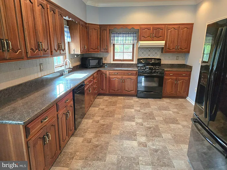 242 S Sugan Rd — Photo 8
