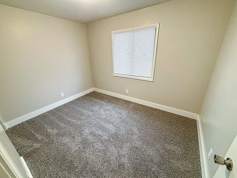 1324 SW Western Ave — Photo 5