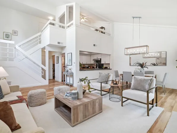 19713 Vineyard Ln, Saratoga, CA 95070