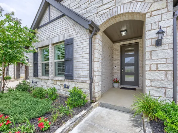 2091 Creekbluff Cir, Carrollton, TX 75010