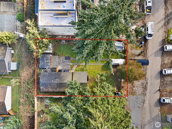 920 N 101st St, Seattle, WA 98133