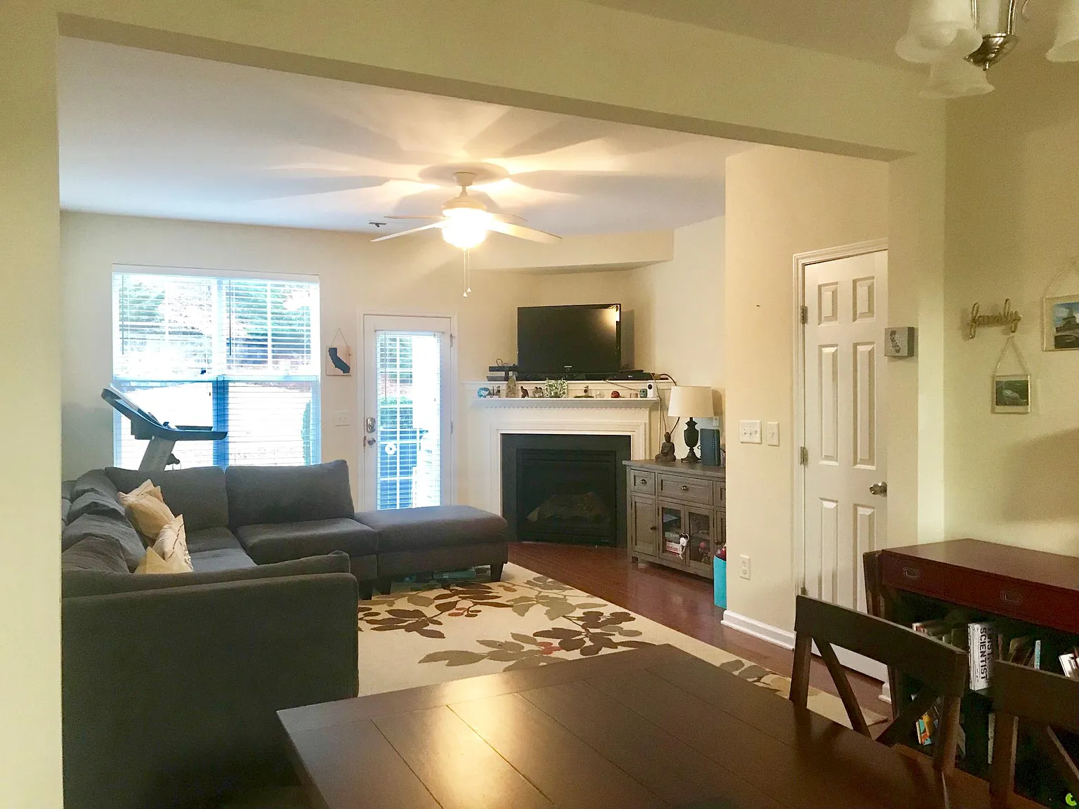 2 bed, 2.5 bath, 1200 sqft, $1,600 — Photo 2
