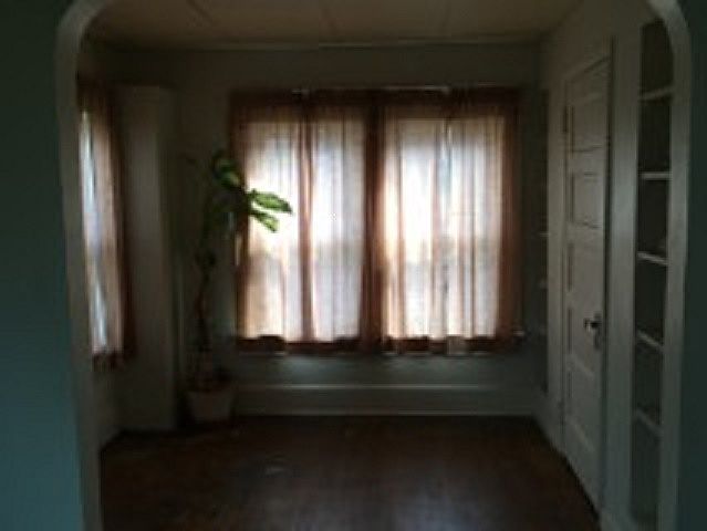 Reading Room/Sun Room with Closet and Book Shelves