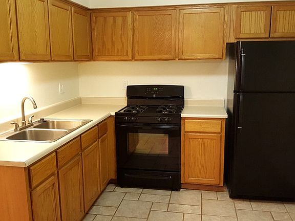 5th image of 1050 W 5th St APT 1
