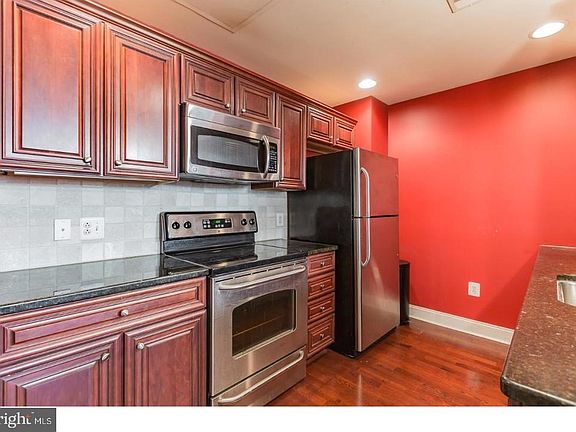 4th image of 1 Academy Cir Unit 212