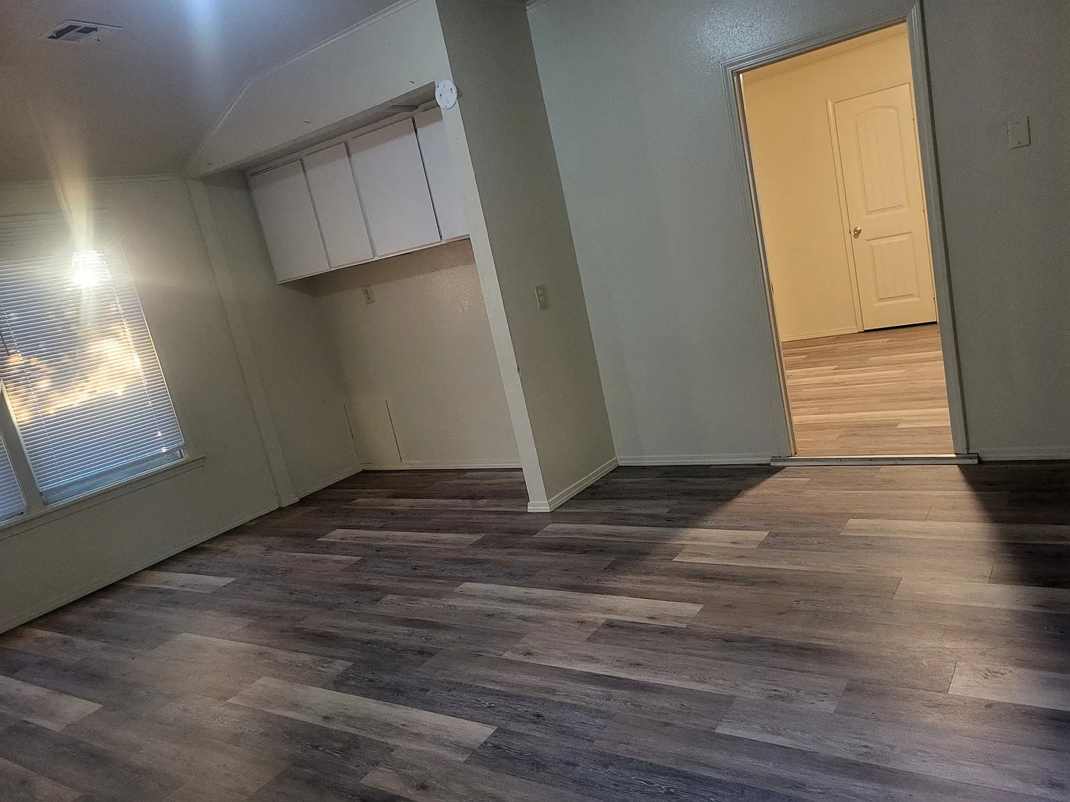4 bed, 1600 sqft, $1,350 — Photo 2