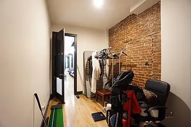 Rented by Rennit Inc.