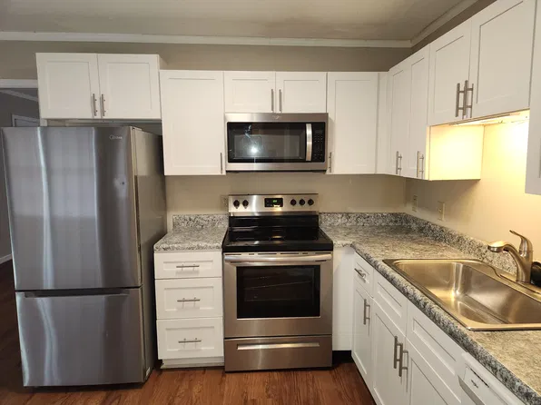 1989 Farley Dr, Wilmington, NC 28405