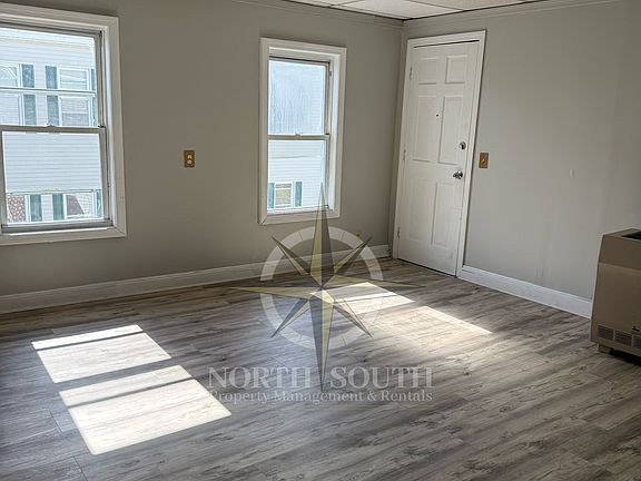 2nd image of 499 Lindsey St #3E