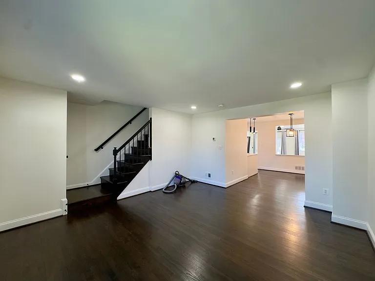 7319 Conley St — Photo 3