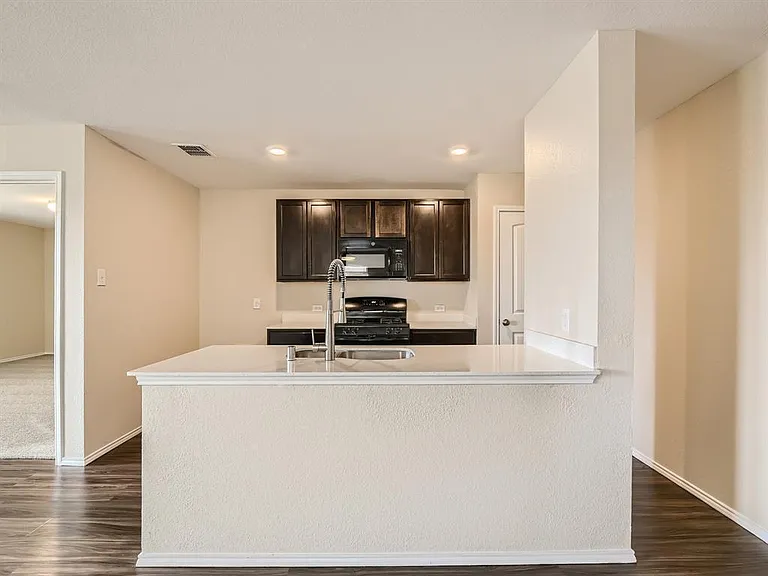317 Blue Crow Ln — Photo 8