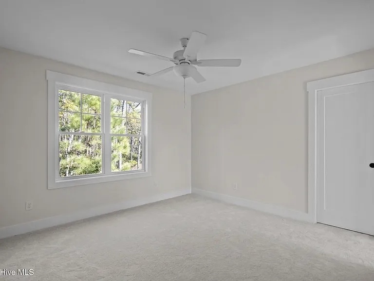 4782 Yellowood Dr — Photo 5