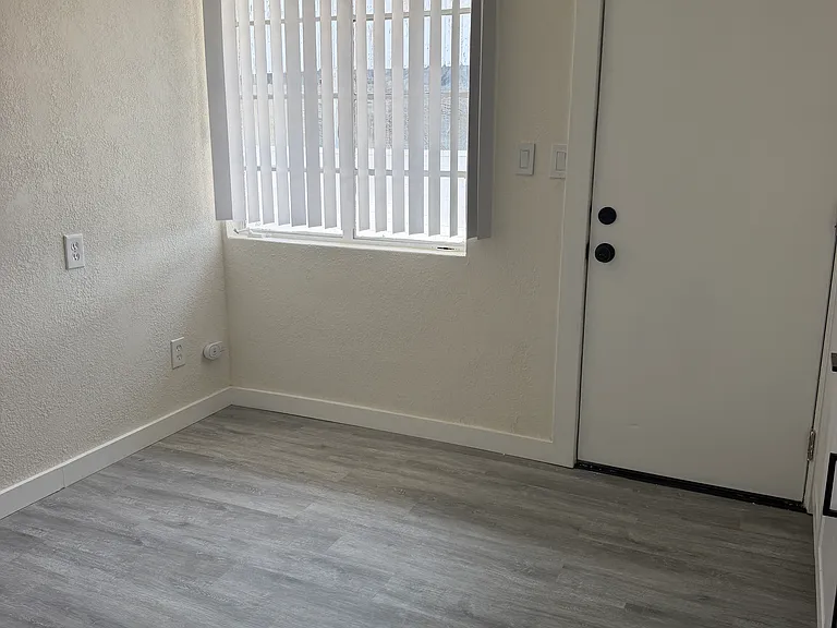2531 E Water St — Photo 8