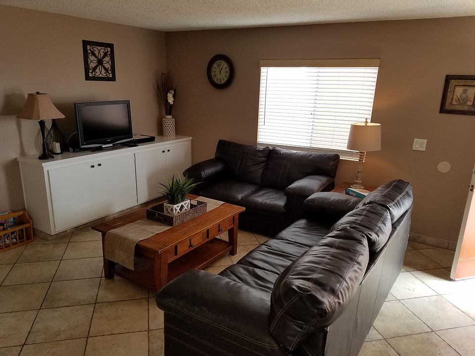 1st image of 812 Jamaica Ct #812